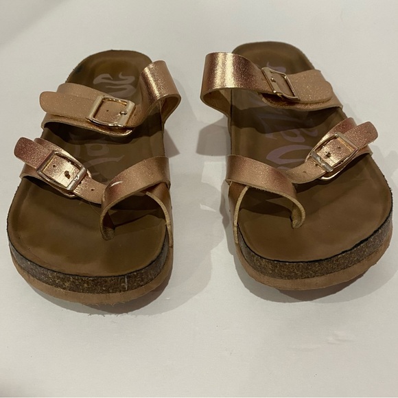 TARGET Women’s Adjustable Flat Footbed Slip-On Slide Thong Sandal - gold, size 6 - Picture 3 of 8